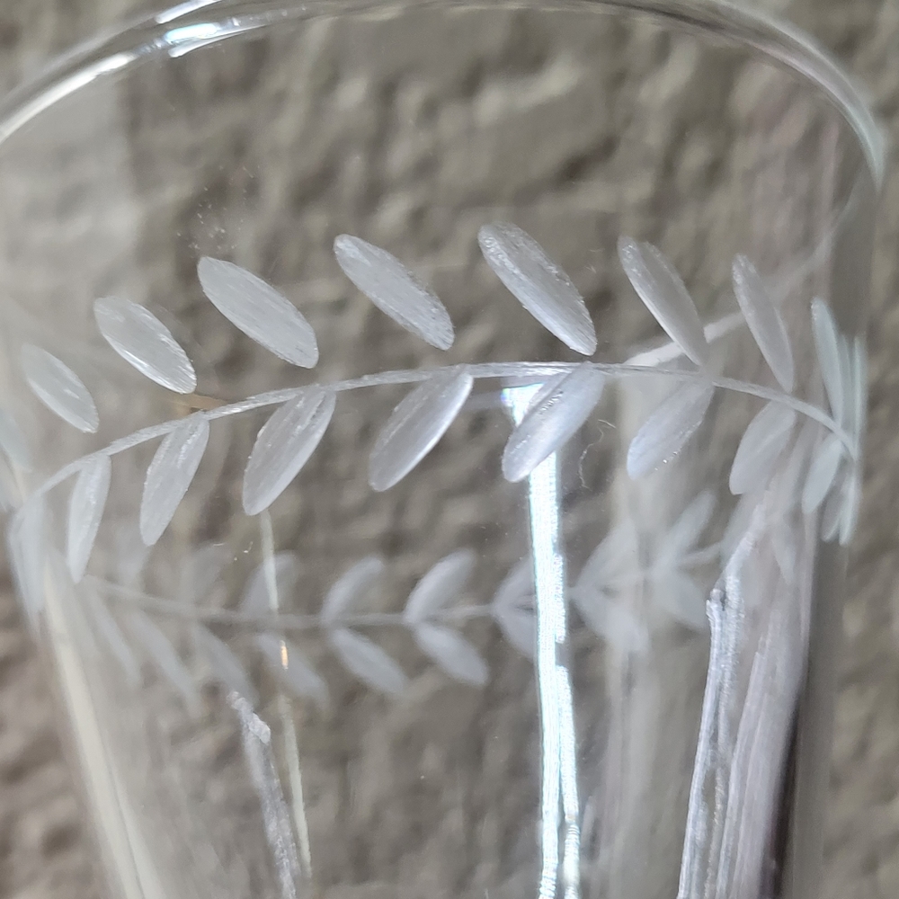 Anchor Hocking set of 2 etched leaf shot glass Set vintage - Picture 2 of 11